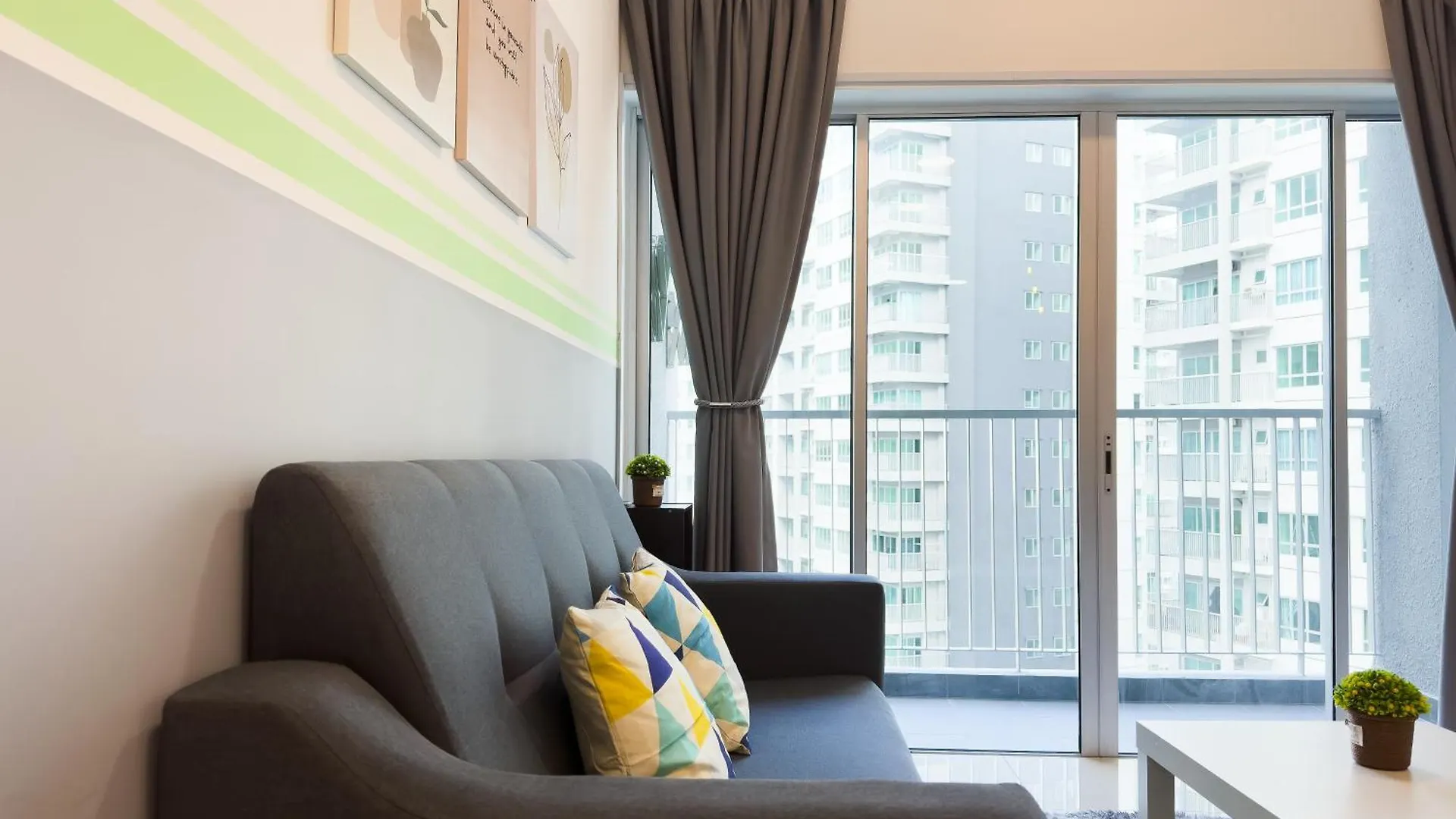 Cozy 2-Bed Retreat - F&B Mart - Chan Sow Lin Kuala Lumpur Appartamento