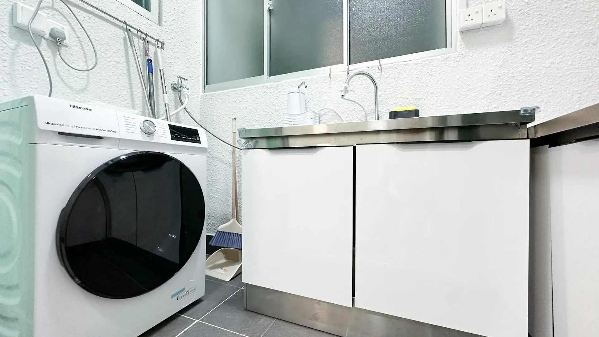 Appartamento Cozy 2-Bed Retreat - F&B Mart - Chan Sow Lin Kuala Lumpur Malesia